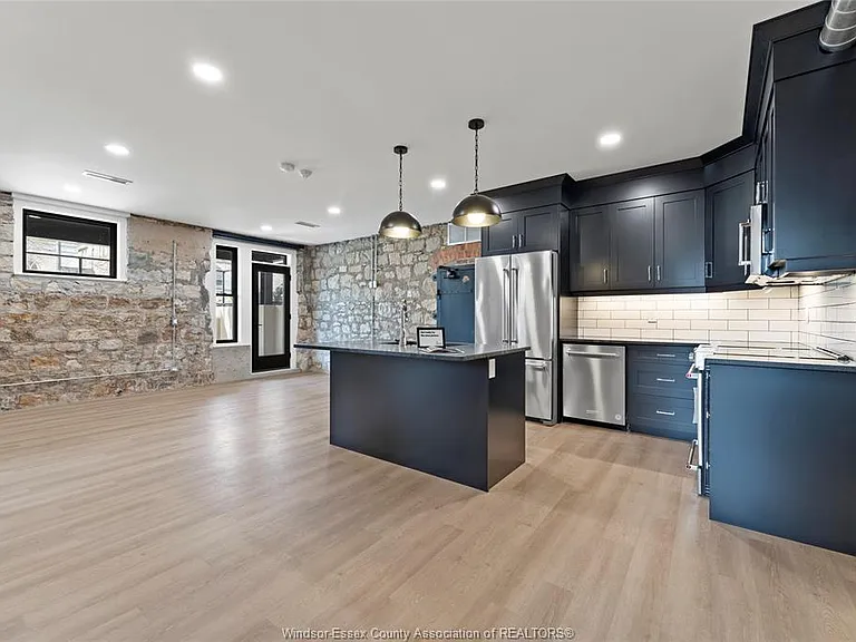 247 Brock St #102 — Photo 8