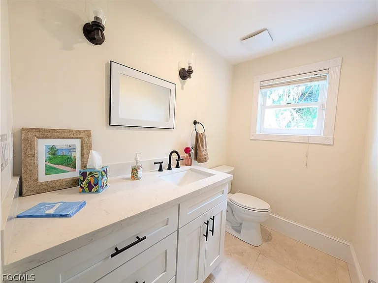 2878 Valencia Way — Photo 16