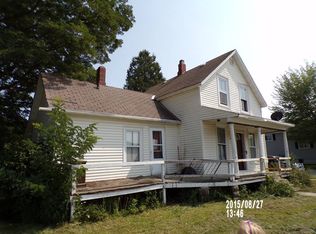 1356 Armstrong St, Marinette, WI 54143