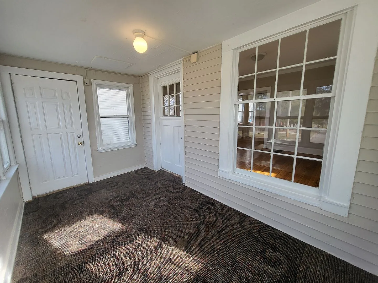 Priced to Lease! — Photo 3