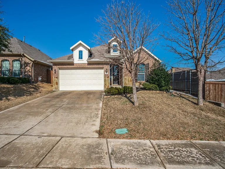 700 Golden Nugget Dr — Photo 1