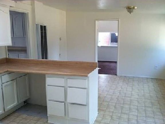 5th image of 16675 Lacy St