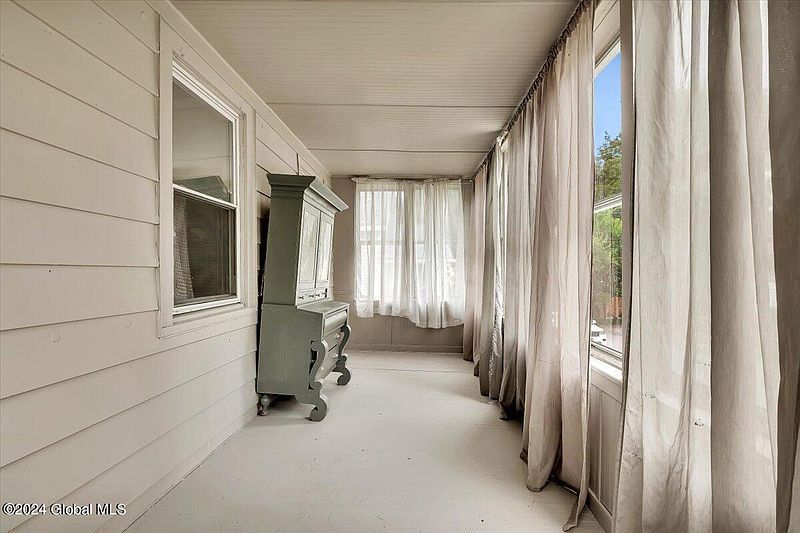 3rd image of 7 Sheldon Street
