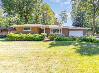 3606 Chestnut Hill Dr, Midland, MI 48642