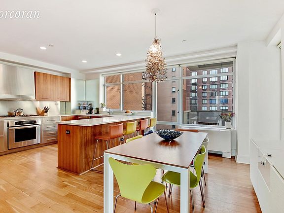 3rd image of 426 W 58th St #Penthouse 1