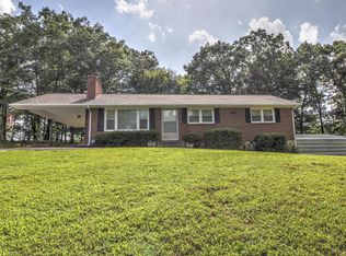 1693 Beagle Club Rd, Vinton, VA 24179