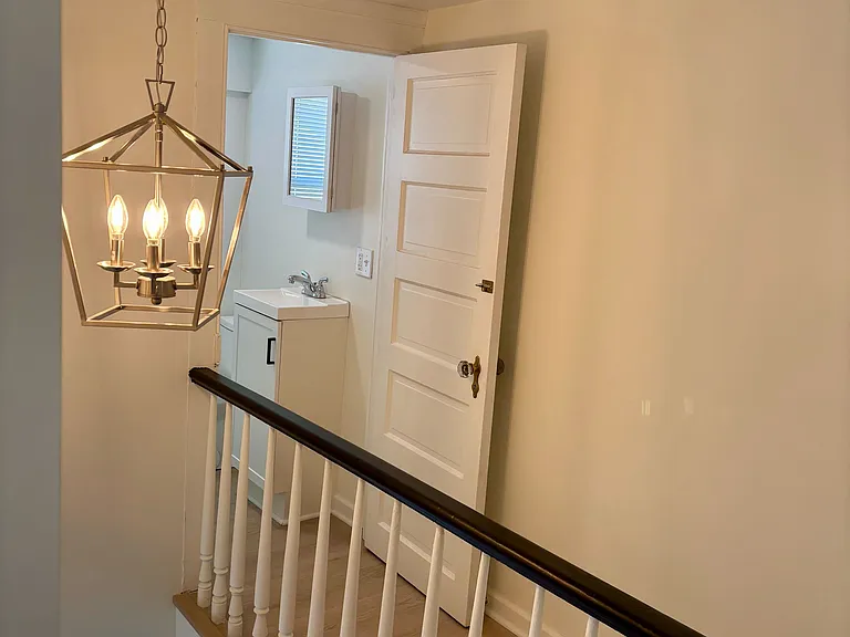 315 Laurel St — Photo 14