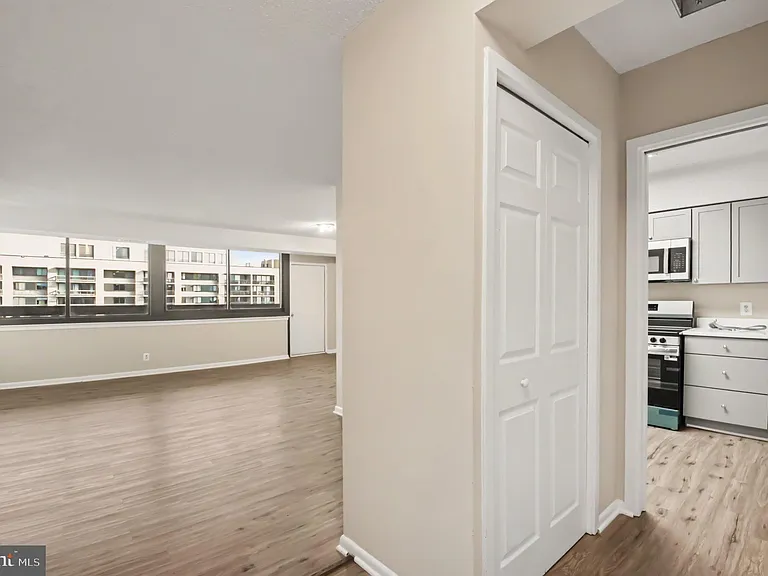 5501 Seminary Rd #2415 — Photo 8