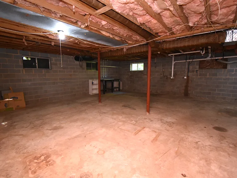 1800 Kirkwood Dr — Photo 35