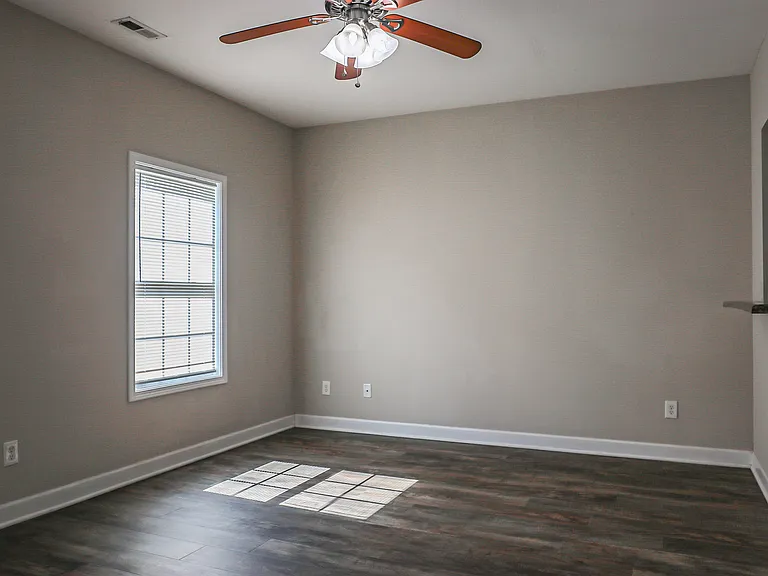 211 Moss Creek Ave #B — Photo 6