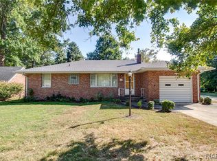 713 Ramona Pl, Godfrey, IL 62035