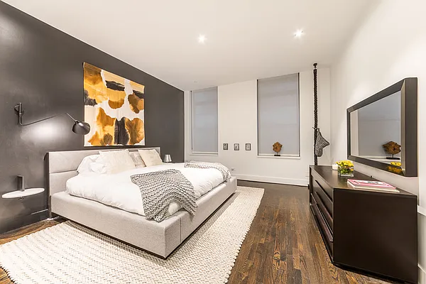 Rented by R New York | media 16