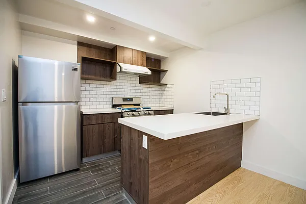 Rented by Nooklyn NYC LLC | media 27