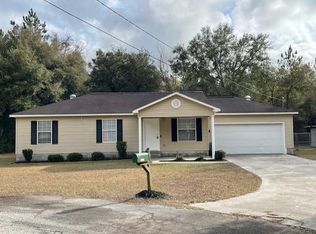 6822 Oakwood Ln, Blackshear, GA 31516