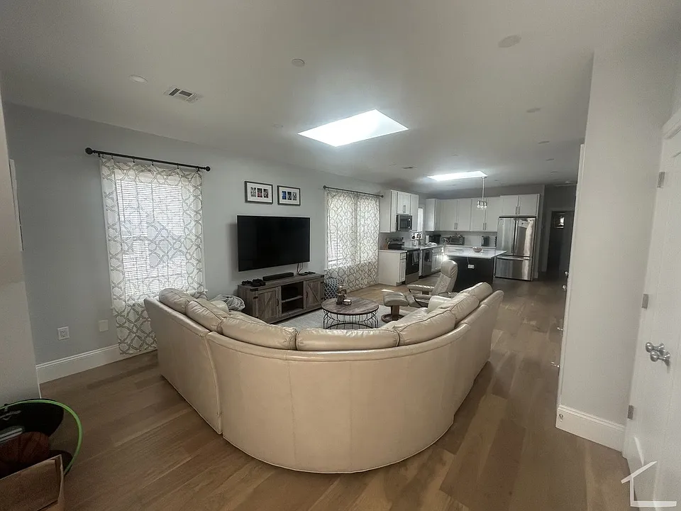 71 Fairbanks St #3