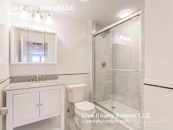 2nd image of 107 Queensberry St APT 5R