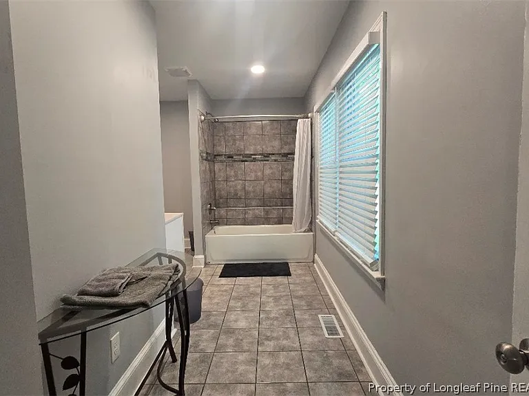 506 Roxie Ave — Photo 10