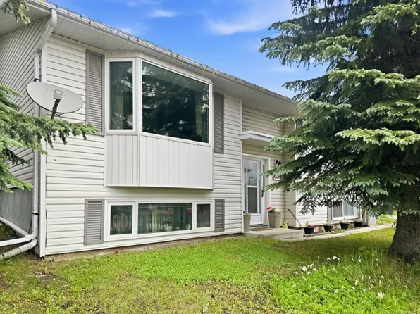 10214 S 97th Ave, Grande Cache, AB T0E 0Y0