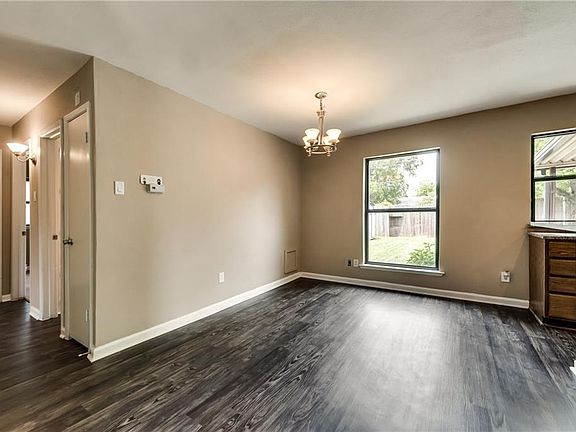 5th image of 215 Wake Dr