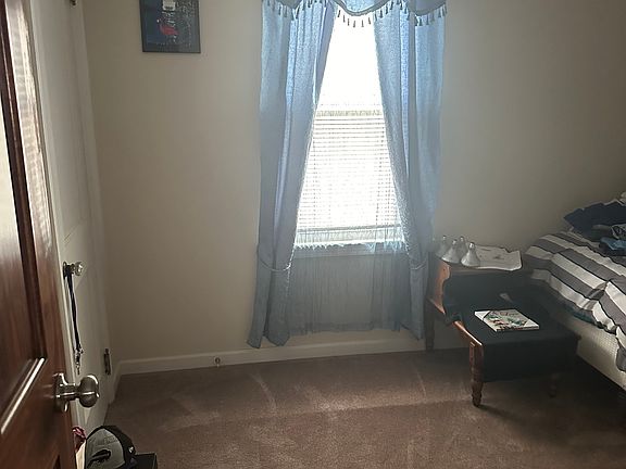 5th image of 217 Kirby Ave Floor 1
