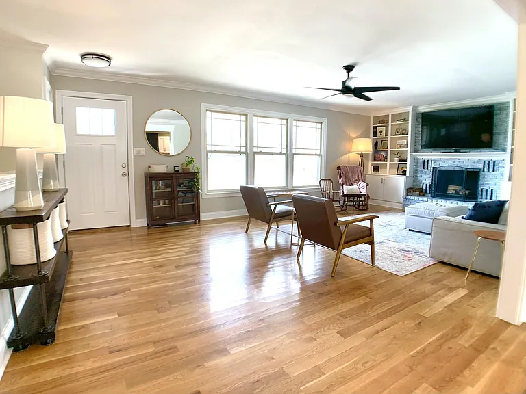 423 Rivermont Dr — Photo 5