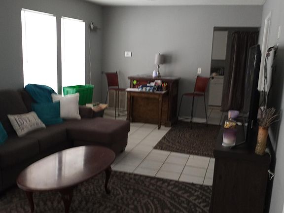 3rd image of 632 Julia St