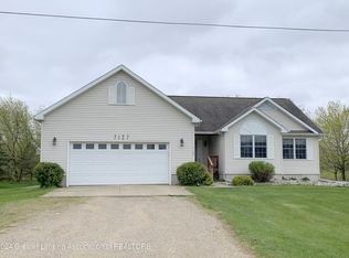 7127 N Hartel Rd, Potterville, MI 48876