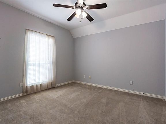4th image of 4700 Forest Cove Dr