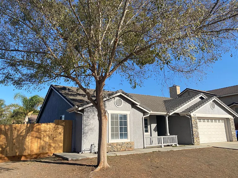 740 Rhine Ct — Photo 4