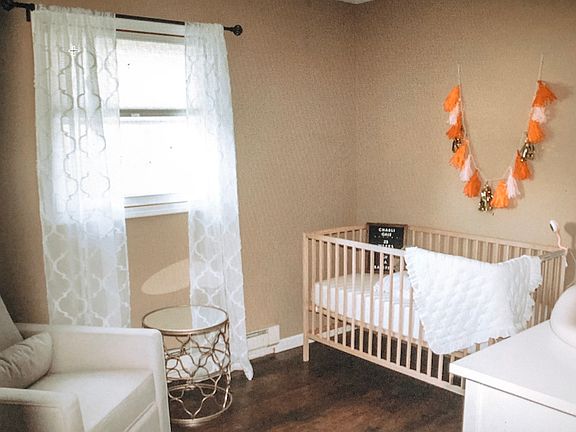 4th image of 9295 Leisure Ln