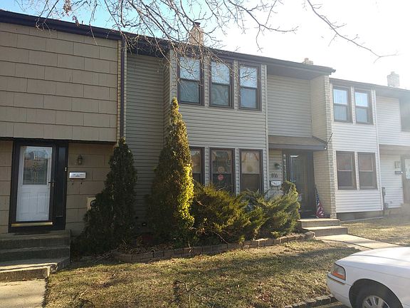 2nd image of 816 Jamestown Rd
