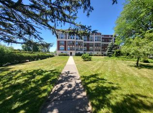 492 Sheridan Rd APT 2, Evanston, IL 60202