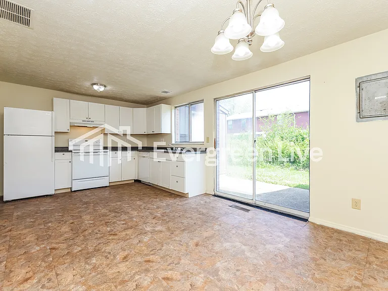 7787 Mount Hood Dr — Photo 7