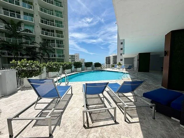 170 SE 14th St #1205 — Photo 33