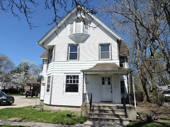 718 Washington St, Waukegan, IL 60085