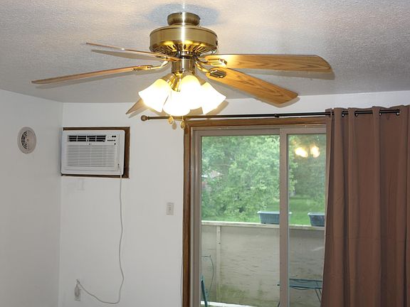 4th image of 380 Villabrook Dr APT 4