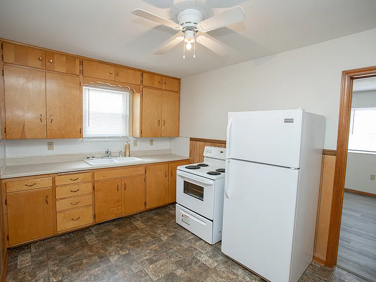 1002 E Capitol Ave #9 — Photo 2