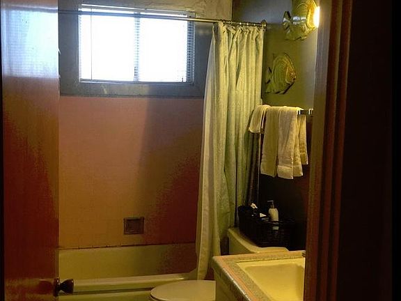 4th image of 1851 N Wilton Pl APT 5