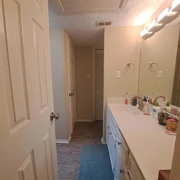 706 W 22nd St #203 — Photo 7