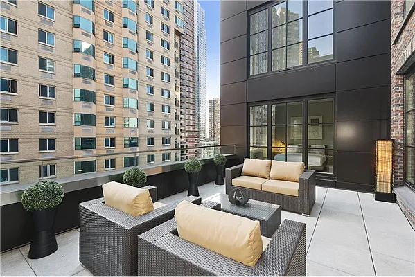 Rented by The Dermot Realty Management Company | media 16