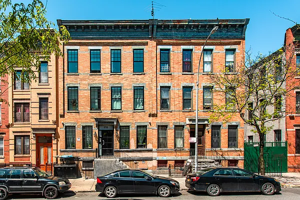 Rented by MySpaceNYC | media 35