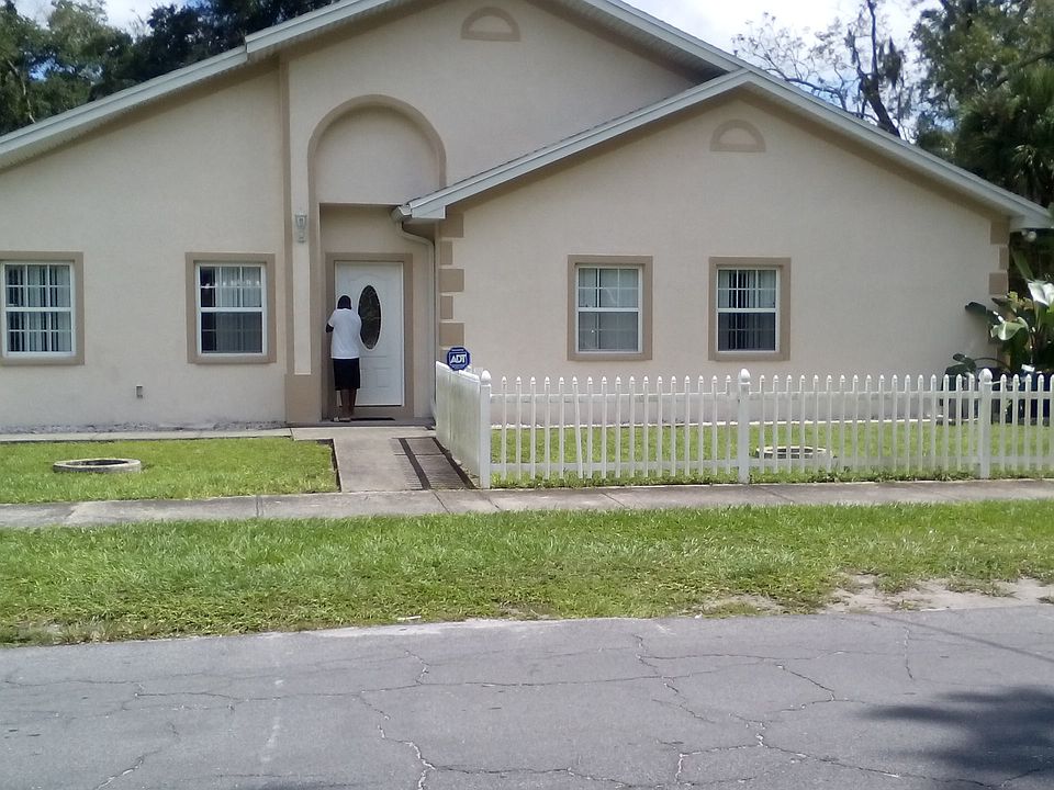 1st image of 530 W Myrtle St