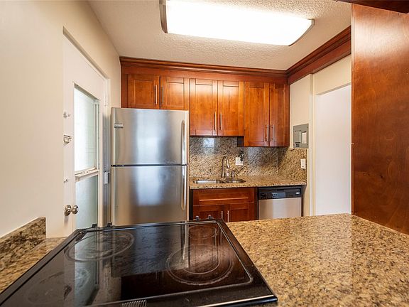 4th image of 2555 NE 11th Street #302