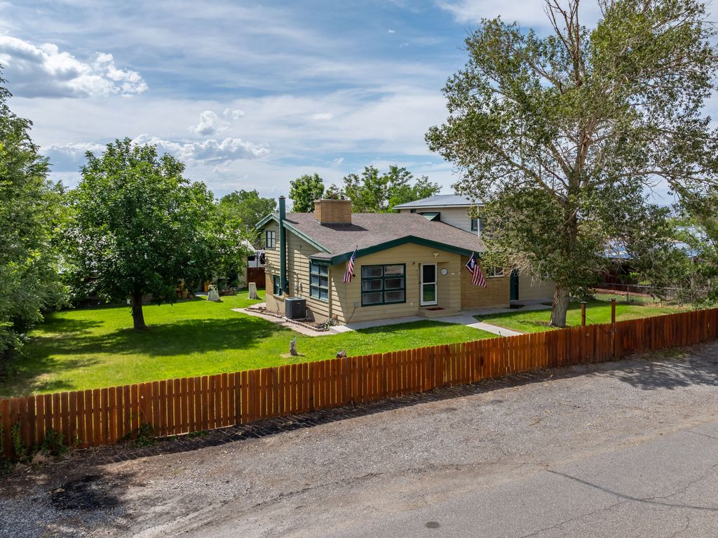 617 California St, Shoshoni, WY, Shoshoni