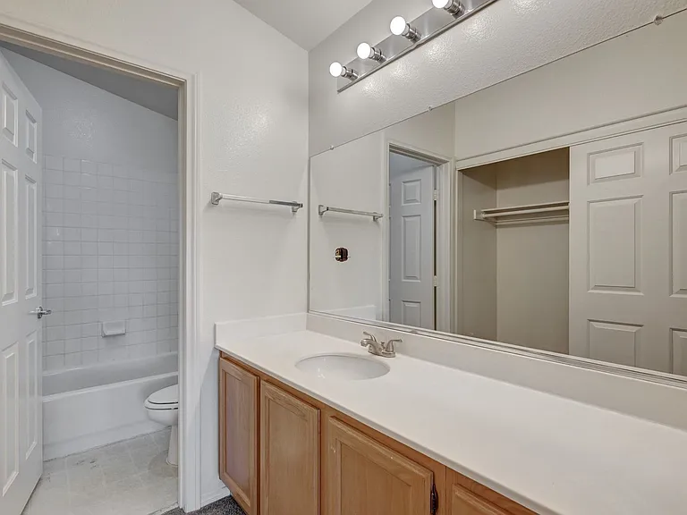 10800 Palatine Ct — Photo 12