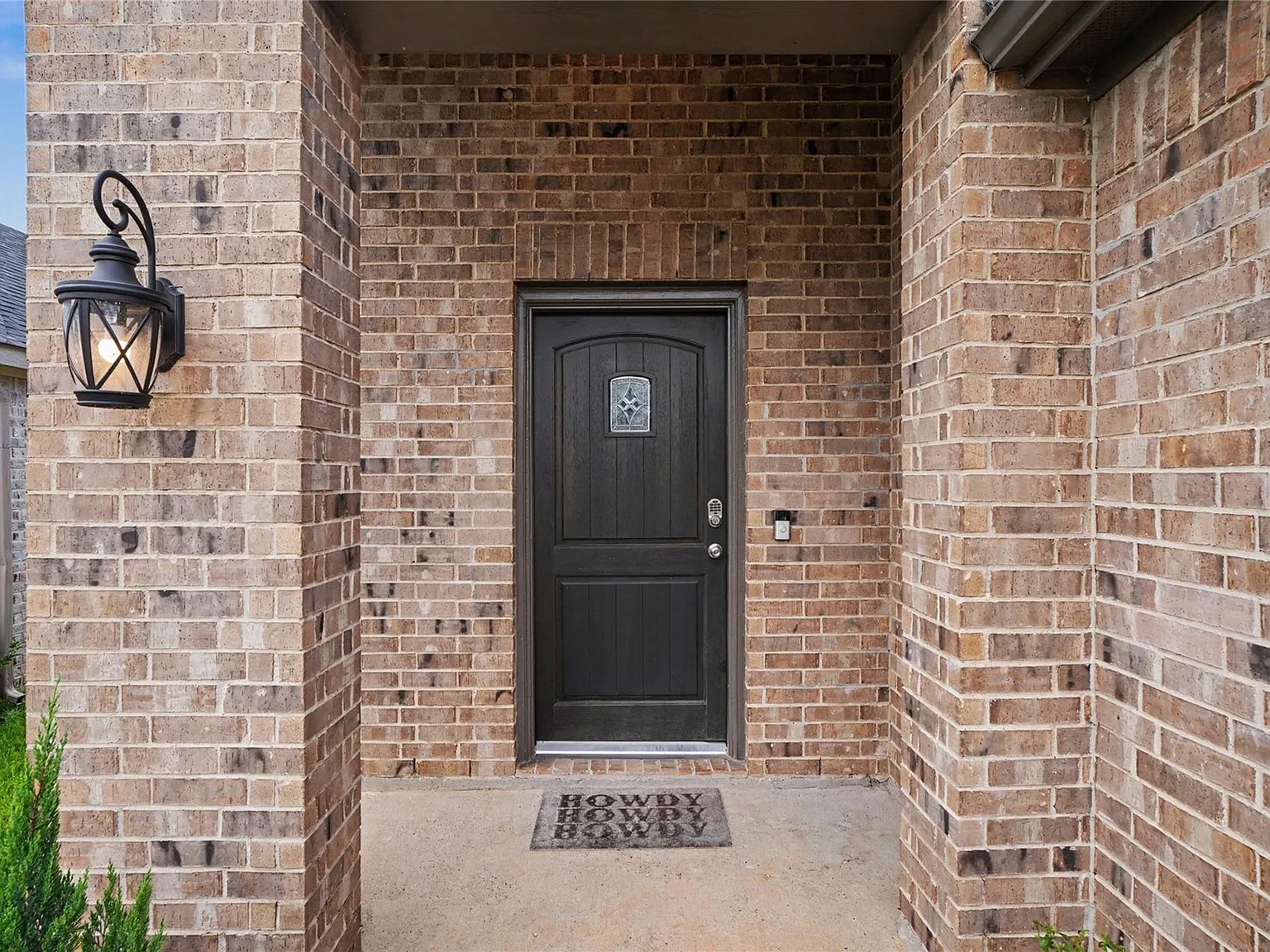 3 bed, 2.0 bath, 1677 sqft, $2,200 — Photo 3