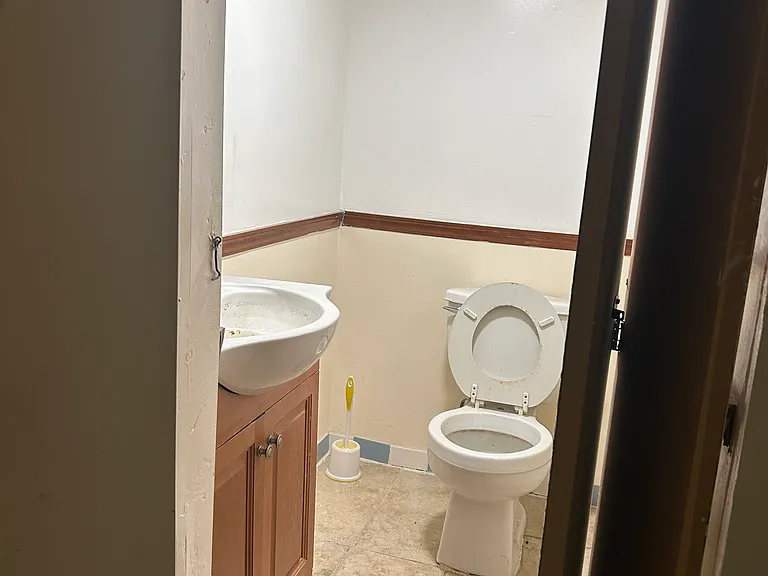 323 Forrest Ave #B — Photo 13