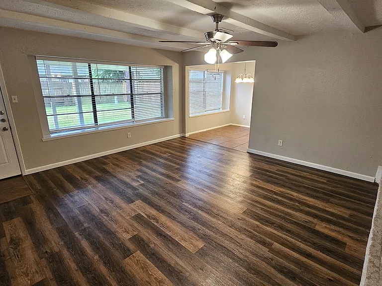 4410 Adonis Dr — Photo 7