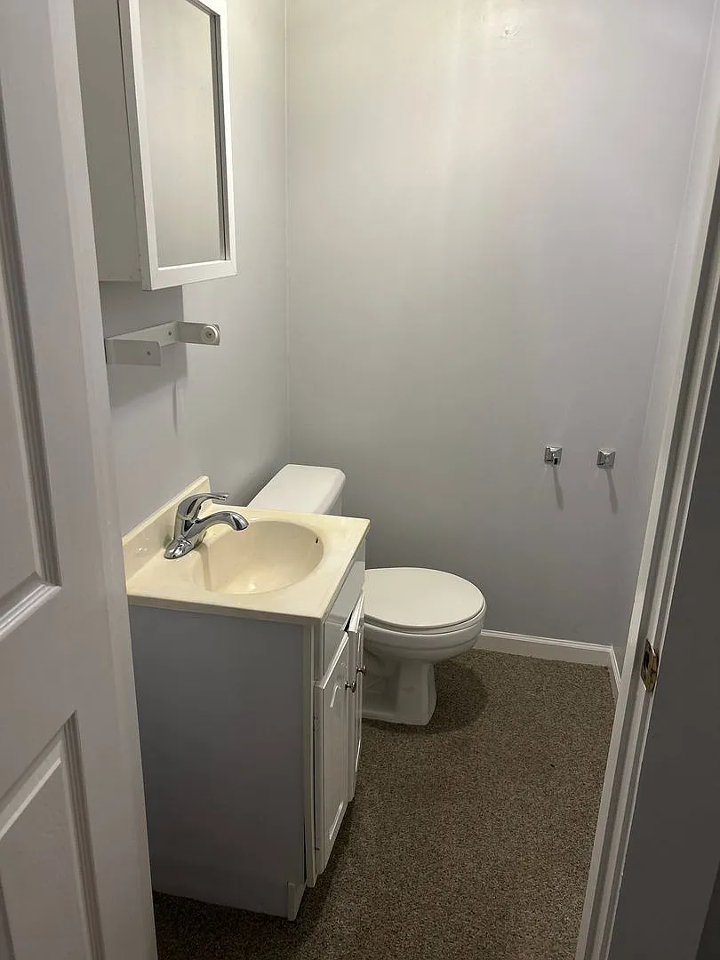 216 W High St — Photo 4