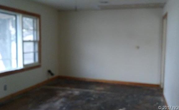 4th image of 1817 S Oak Ave